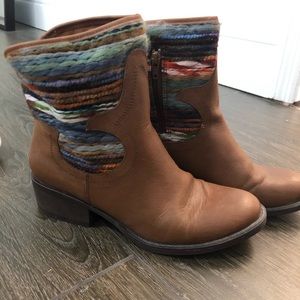 Boots size 8.5, excellent condition